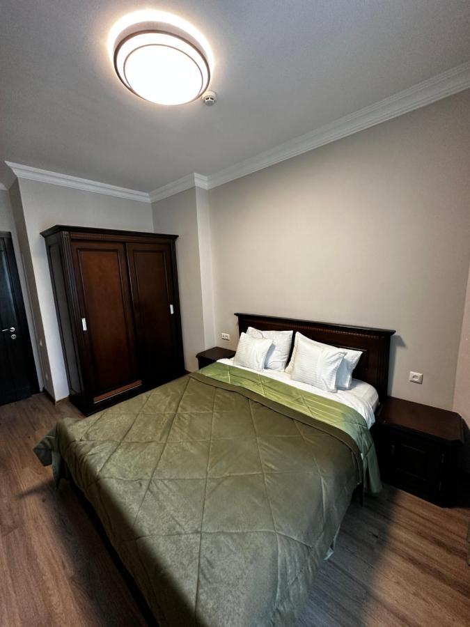 Hotel Brighton Batumi Esterno foto