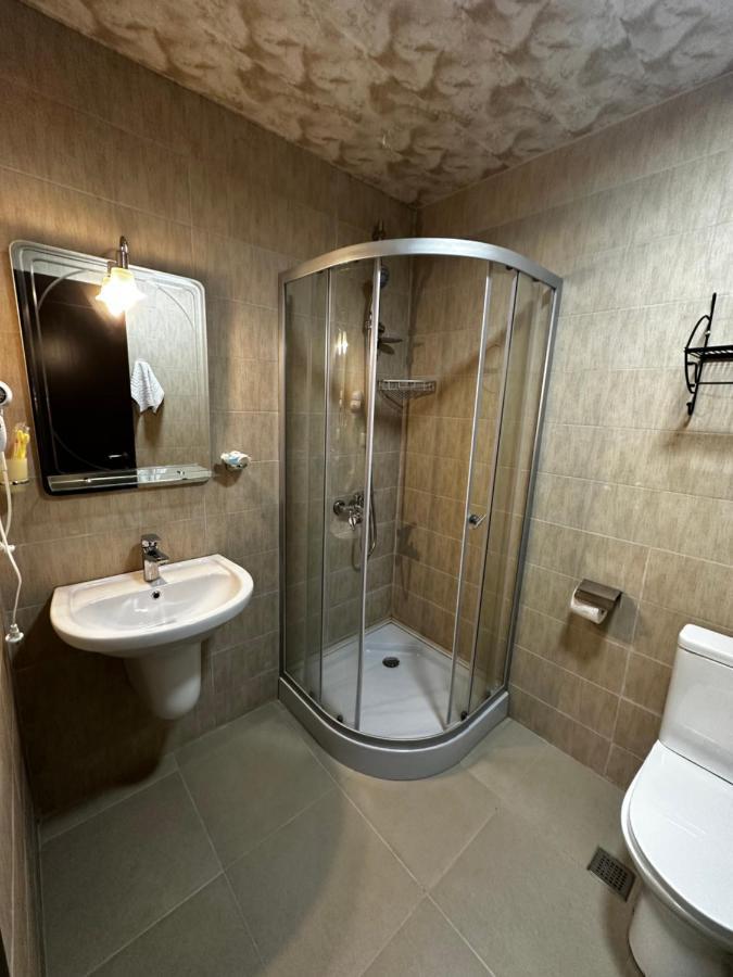 Hotel Brighton Batumi Esterno foto