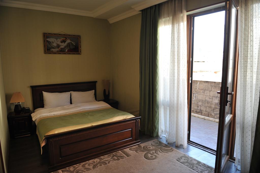 Hotel Brighton Batumi Esterno foto