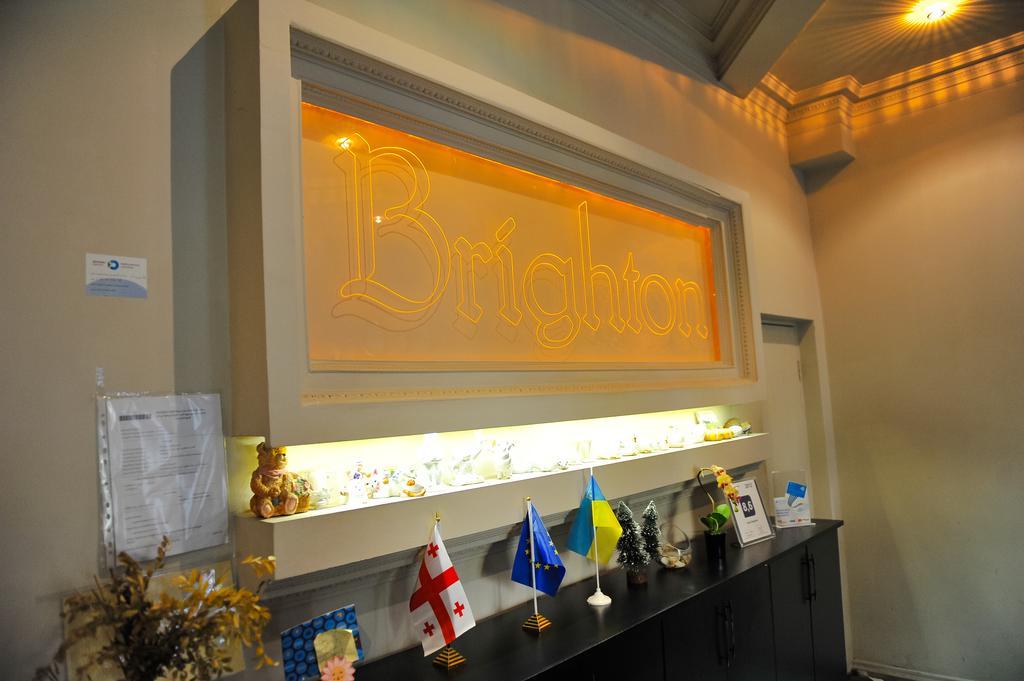 Hotel Brighton Batumi Esterno foto