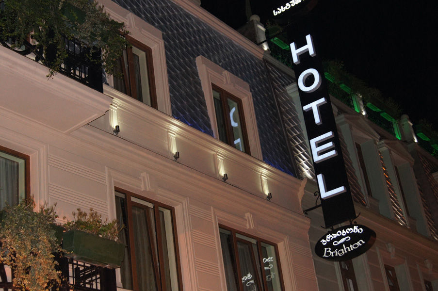 Hotel Brighton Batumi Esterno foto